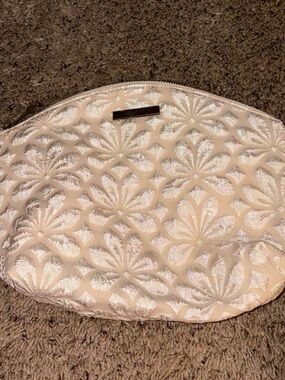 Neutral Embossed Floral Cosmetic Pouch - Cream